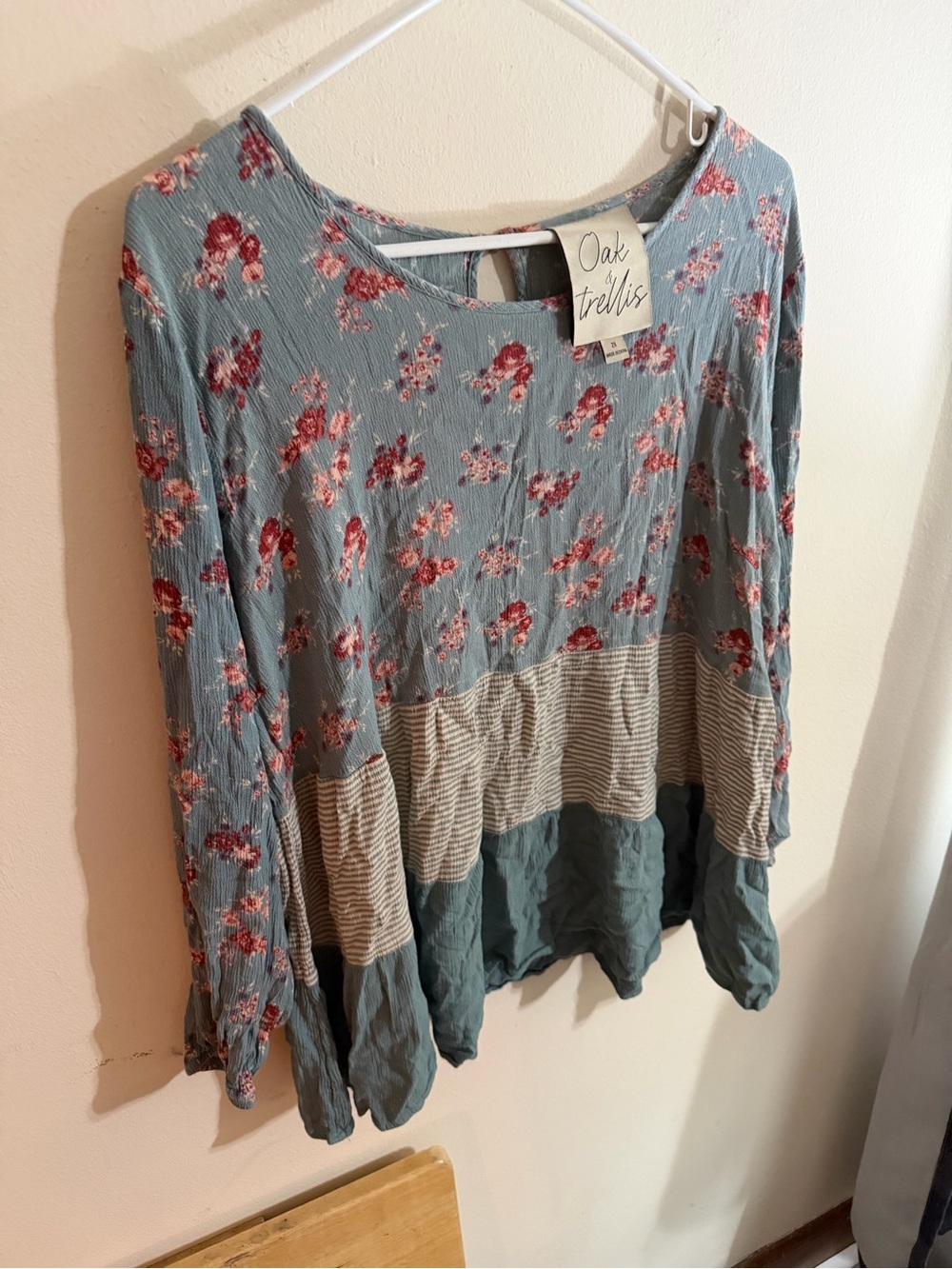 Oak & trellis Size 2x Bohemian Light Teal Pink Striped Floral Top